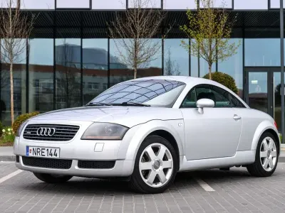 Używany Audi TT Sport 224 KM (164 kW) 1999 Srebrny Coupe