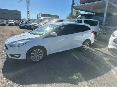 Gebraucht Ford Focus 101 PS (74 kW) 2014 Weiß Kombi