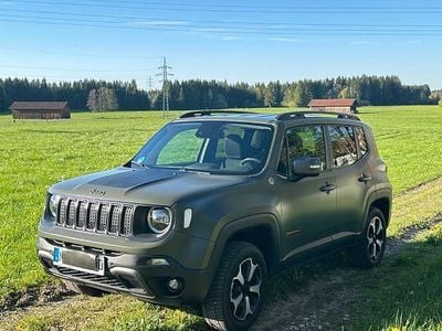 Second-hand Jeep Renegade Trailhawk 170 CP (125 kW) 2019 Verde SUV