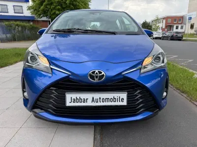 Używany Toyota Yaris Team 111 KM (81 kW) 2018 Niebieski Sedan/Limuzyna