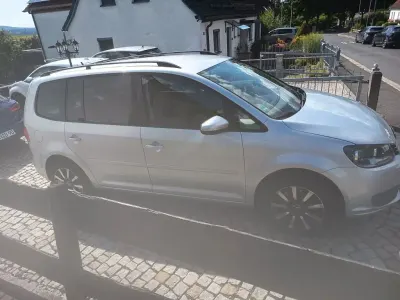 Gebraucht VW Touran Trendline 105 PS (77 kW) 2011 Silber Van / Kleinbus