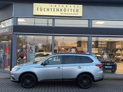 Silber Gebraucht 2020 Mitsubishi Outlander Spirit+ SUV | 25.500 € (Etwas zu teuer)