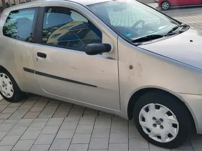Usata Fiat Punto 60 CV (44 kW) 2002 Argento Utilitaria