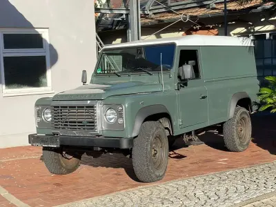 Gebraucht Land Rover Defender 122 PS (89 kW) 2011 Grün Kombi