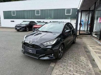 Neu Toyota Yaris Hybrid 116 PS (85 kW) 2026 Mysticschwarz mica Limousine