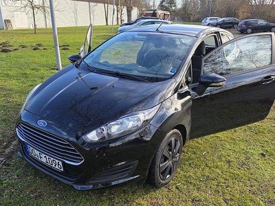 Gebraucht Ford Fiesta Trend 101 PS (74 kW) 2014 Schwarz Kleinwagen
