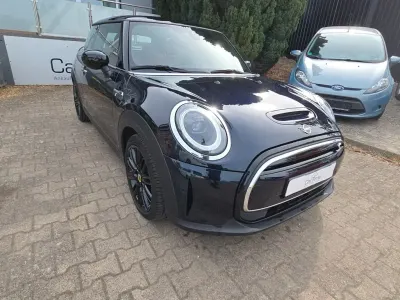 Gebraucht Mini Cooper SE 135 kW (184 PS) 2022 Schwarz Kleinwagen
