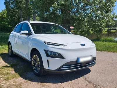 Gebraucht Hyundai Kona Trend 150 kW (204 PS) 2021 Weiß SUV