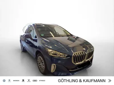 Gebraucht BMW 223 Active Tourer Luxury Line 218 PS (160 kW) 2023 Phytonicblau metallic Van / Kleinbus