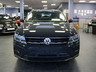 Gebraucht VW Tiguan Trendline 125 PS (91 kW) 2016 Grau SUV