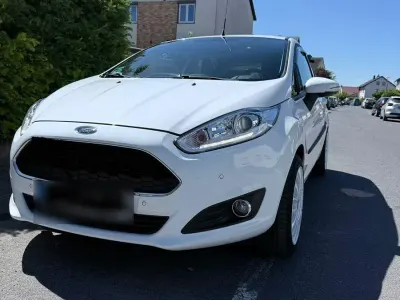 Gebraucht Ford Fiesta Celebration 60 PS (44 kW) 2016 Schwarz Kleinwagen