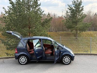 Usata Mercedes A190 Elegance 125 CV (91 kW) 2002 Blu Utilitaria