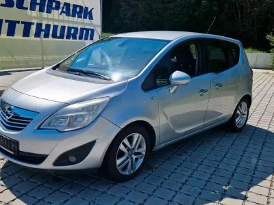 Gebraucht Opel Meriva 101 PS (74 kW) 2011 Silber Van / Kleinbus