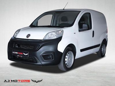 Gebraucht Fiat Fiorino 77 PS (56 kW) 2018 Weiß Van / Kleinbus