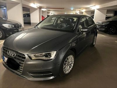 Grau Gebraucht 2015 Audi A3 Limousine | 13.500 € (Fairer Preis)
