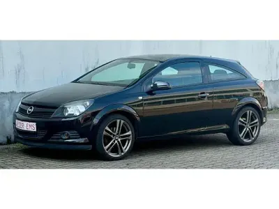 Gebraucht Opel Astra GTC Selection 116 PS (85 kW) 2009 Saphirschwarz/black sapphire Coupé