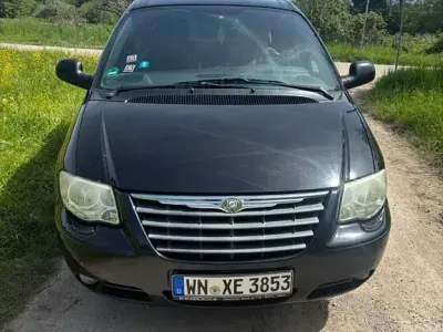 Second-hand Chrysler Voyager Clasic 150 CP (110 kW) 2006 Negru Monovolum