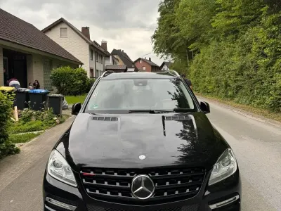 Gebraucht Mercedes ML250 204 PS (150 kW) 2012 Schwarz SUV