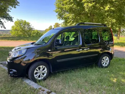 Gebraucht Renault Kangoo LIMITED Deluxe 114 PS (83 kW) 2016 Schwarz Van / Kleinbus