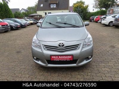 Gebraucht Toyota Verso Edition 132 PS (97 kW) 2010 Grau Van / Kleinbus