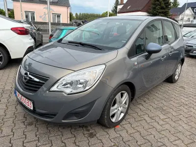Gebraucht Opel Meriva Edition 101 PS (74 kW) 2012 Braun Van / Kleinbus
