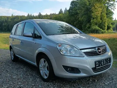 Gebraucht Opel Zafira 116 PS (85 kW) 2026 Silber Van / Kleinbus