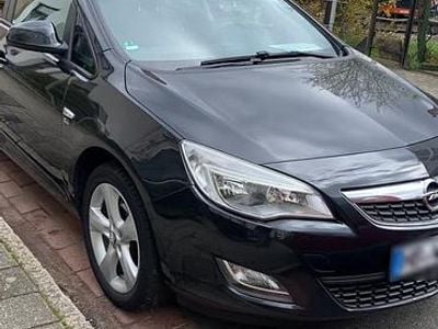 Usata Opel Astra 101 CV (74 kW) 2012 Nero Station wagon
