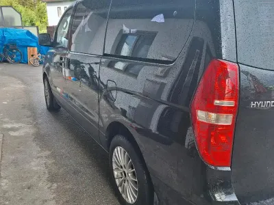 Gebraucht Hyundai H-1 170 PS (125 kW) 2012 Schwarz Van / Kleinbus