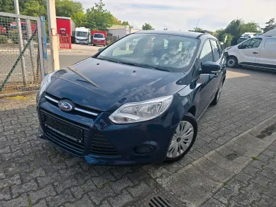Gebraucht Ford Focus 125 PS (91 kW) 2013 Blau Kombi