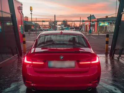 Gebraucht BMW 320 Advantage 184 PS (135 kW) 2019 Rot Limousine