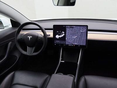 Gebraucht Tesla Model 3 Standard Range 225 kW (306 PS) 2019 Weiß Limousine