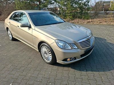 Gebraucht Mercedes E200 Elegance 184 PS (135 kW) 2011 Gold Limousine