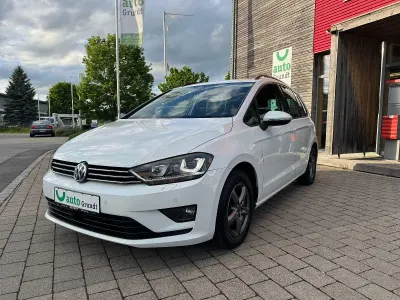 Gebraucht VW Golf Sportsvan Comfortline 116 PS (85 kW) 2017 Pure white Van / Kleinbus