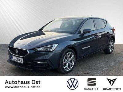 Begagnad Seat Leon Style 150 HK (110 kW) 2024 Grå Sedan