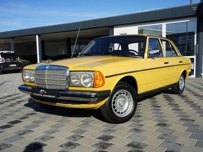 Gebraucht Mercedes E230 Classic 136 PS (100 kW) 1982 Gelb Limousine