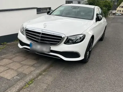 Gebraucht Mercedes E200 150 PS (110 kW) 2016 Weiß Limousine