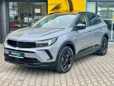 Usado Opel Grandland Electric 224 HP (164 kW) 2024 Prateado SUV