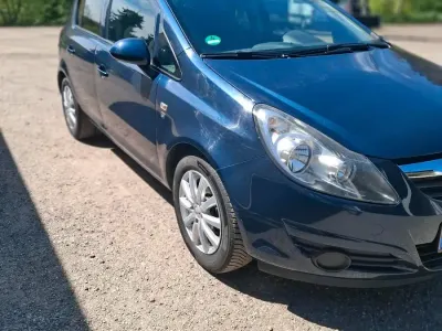 Usata Opel Corsa 70 CV (51 kW) 2010 Blu Utilitaria