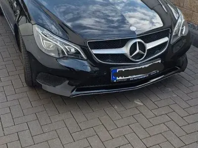 Gebraucht Mercedes E200 186 PS (136 kW) 2015 Schwarz Cabrio