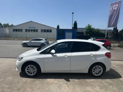 Gebraucht BMW 220 Active Tourer Basis 192 PS (141 kW) 2015 Weiß Van / Kleinbus