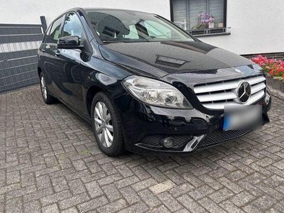 Mercedes B200