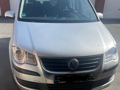 Gebraucht VW Touran 2008 Silber Van / Kleinbus
