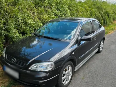 Gebraucht Opel Astra 101 PS (74 kW) 2002 Schwarz Limousine
