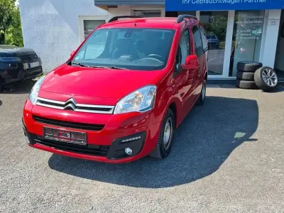 Gebraucht Citroën Berlingo Shine 120 PS (88 kW) 2016 Rot Van / Kleinbus