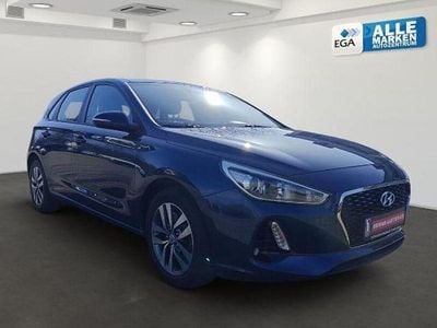 Gebraucht Hyundai i30 Trend 140 PS (102 kW) 2017 Blau metallic Limousine