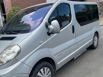 Gebraucht Renault Trafic Expression 114 PS (83 kW) 2012 Silber Van / Kleinbus