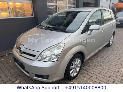 Gebraucht Toyota Corolla Verso Executive 129 PS (94 kW) 2004 Silber Van / Kleinbus