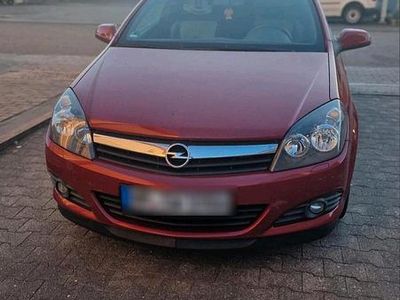 Rot Gebraucht 2006 Opel Astra GTC Coupé | 3.850 €