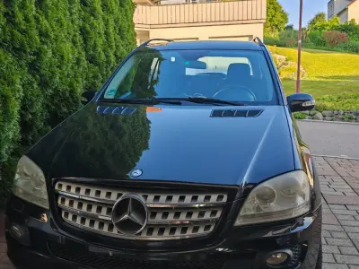 Gebraucht Mercedes ML320 224 PS (164 kW) 2007 Schwarz SUV