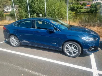 Gebraucht Ford Mondeo 150 PS (110 kW) 2019 Blau Limousine